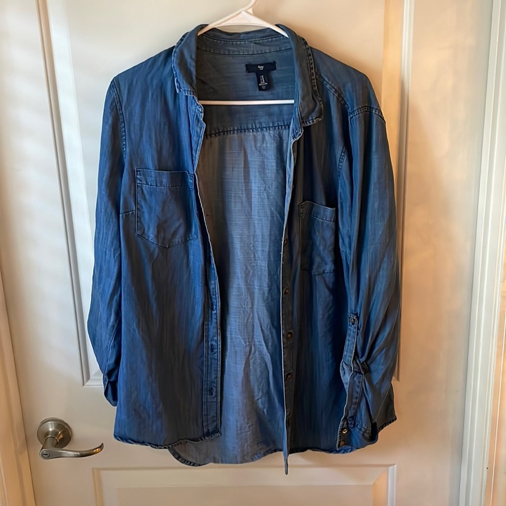 Gap Chambray shirt